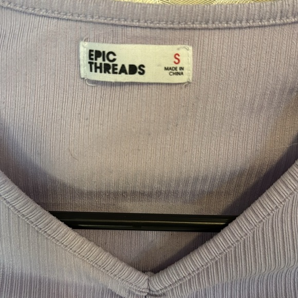 Girl’s Fall Longe Sleeve Top - Picture 2 of 3